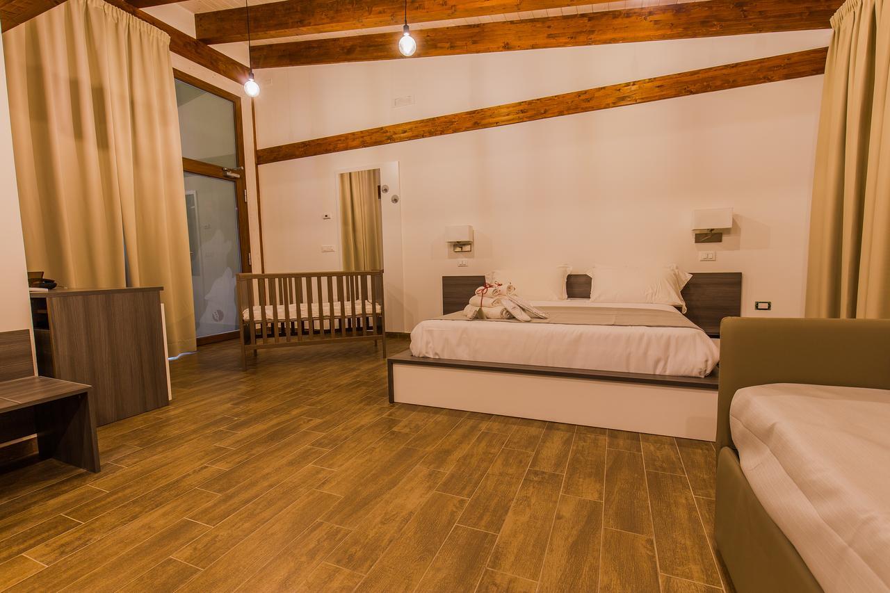 Il Semaforo Sila Hotel Таверна Екстериор снимка