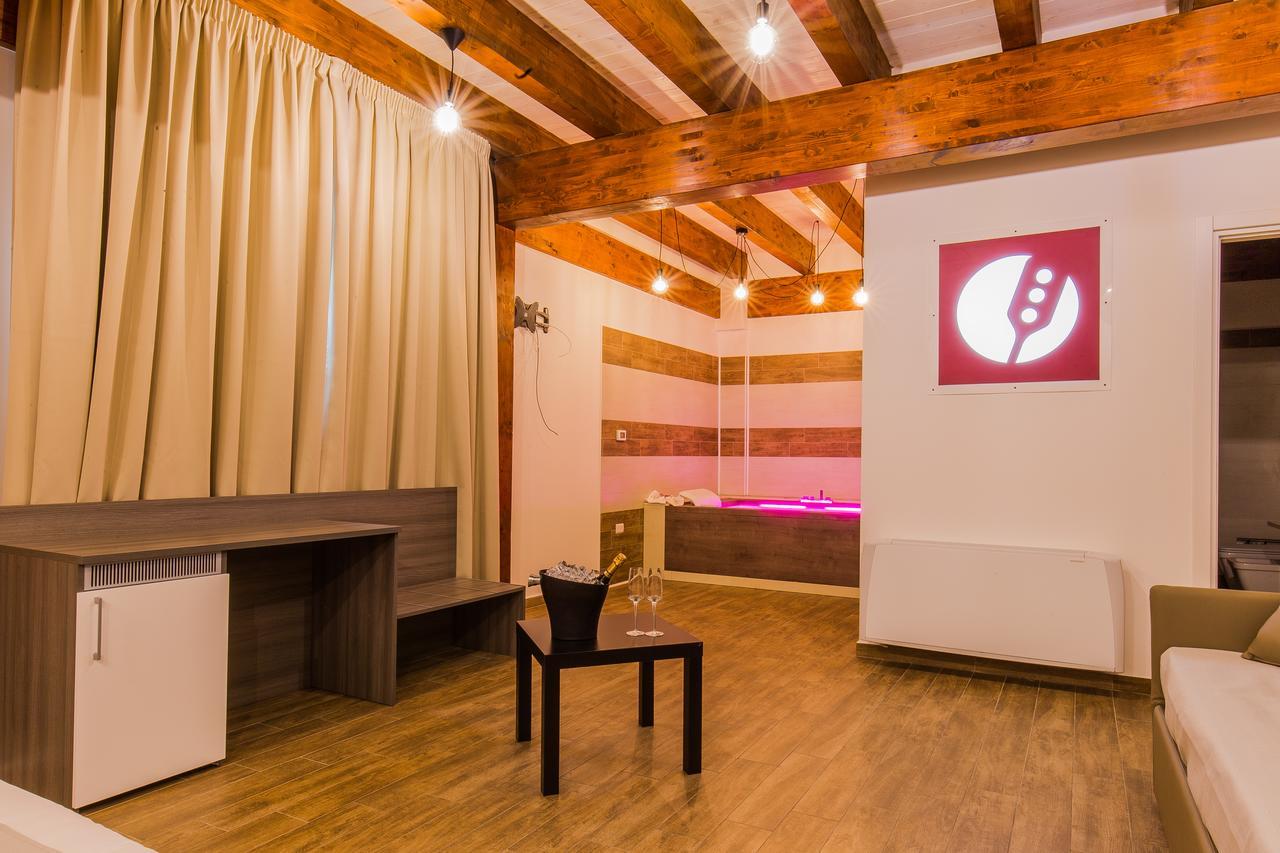 Il Semaforo Sila Hotel Таверна Екстериор снимка
